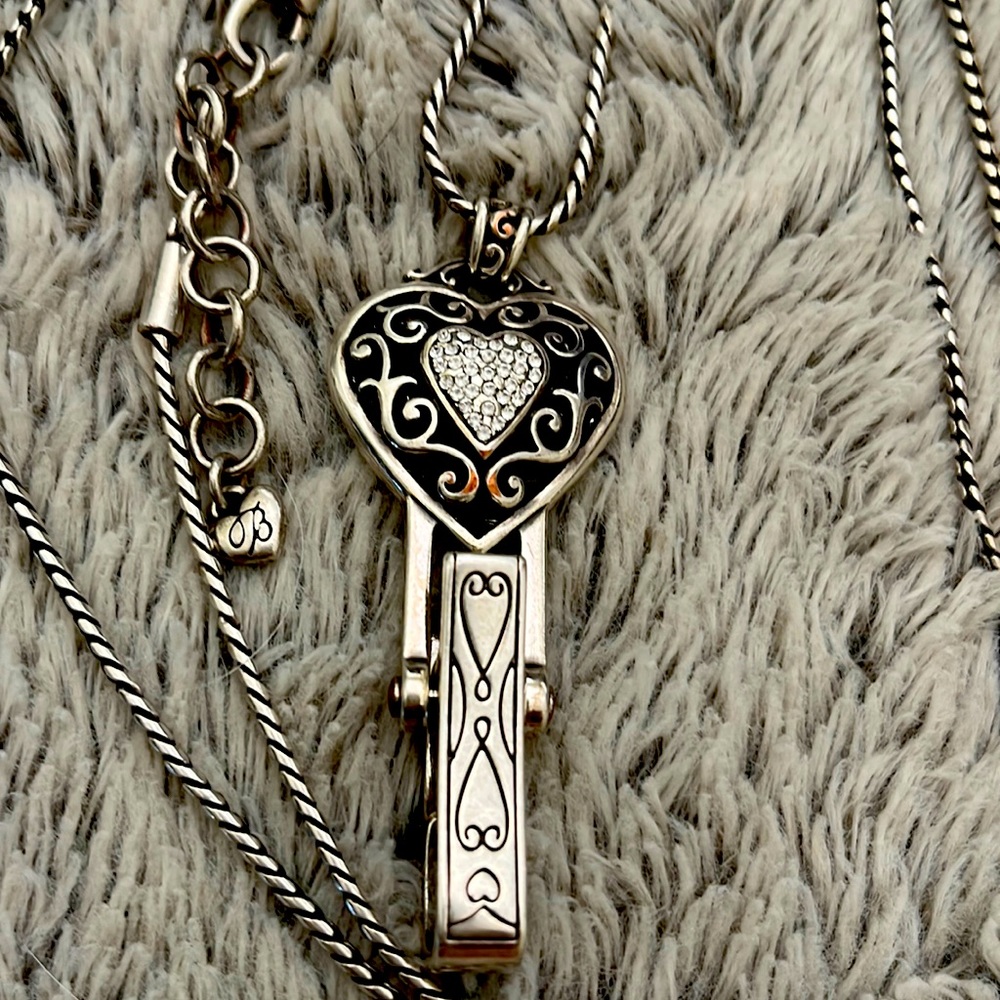 Poshmark ID holder:necklace